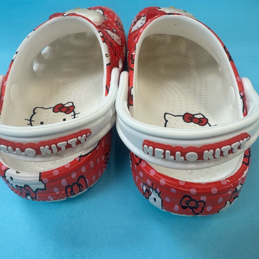 Hello Kitty Red Clogs - Picture 4 of 9